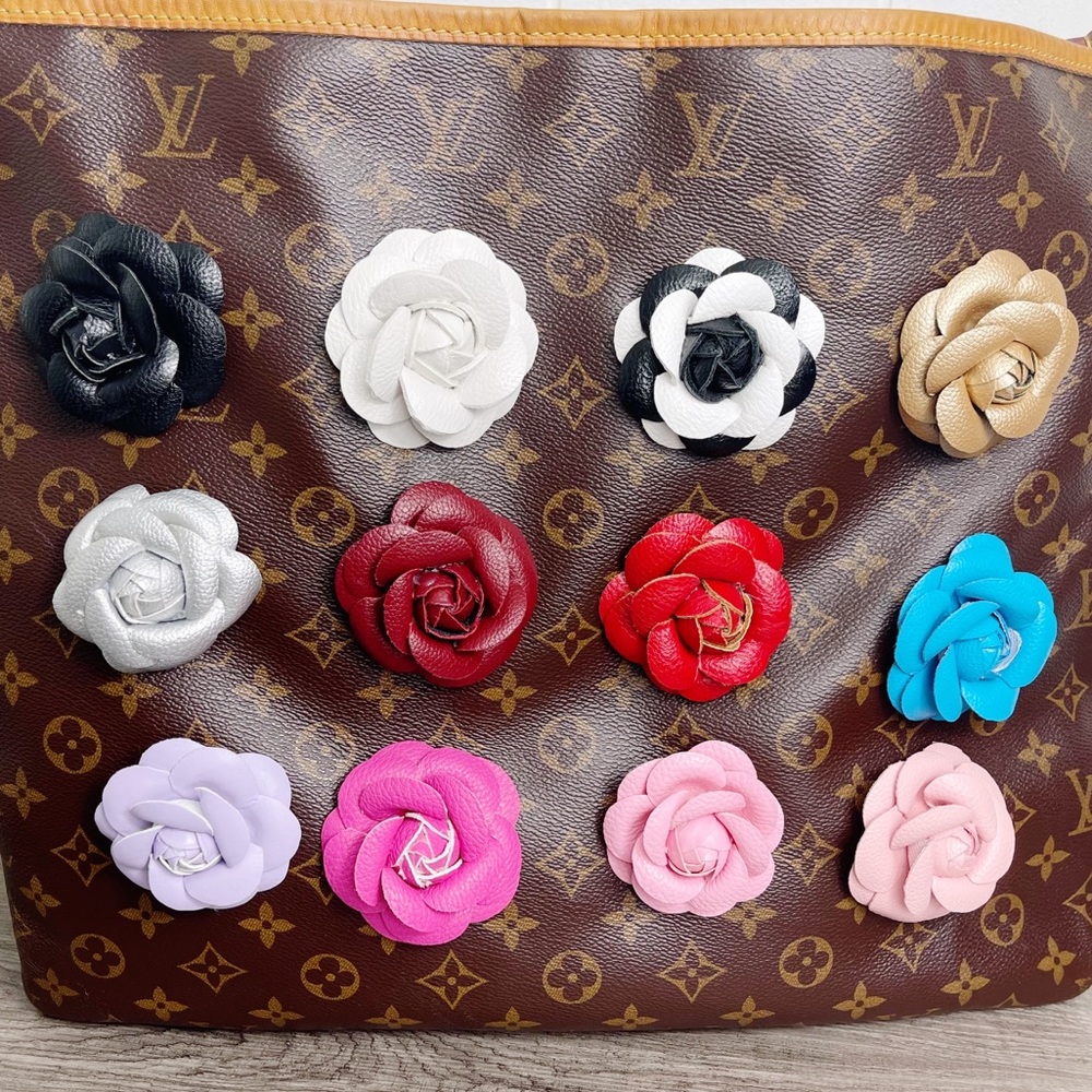 Camellia Flower Vegan Leather Magnetic Bag Charm - Picture 9 of 9